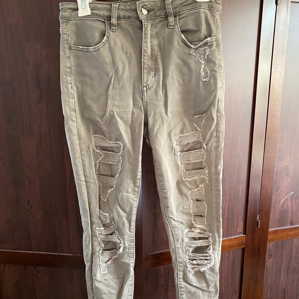 American Eagle distressed jeggings